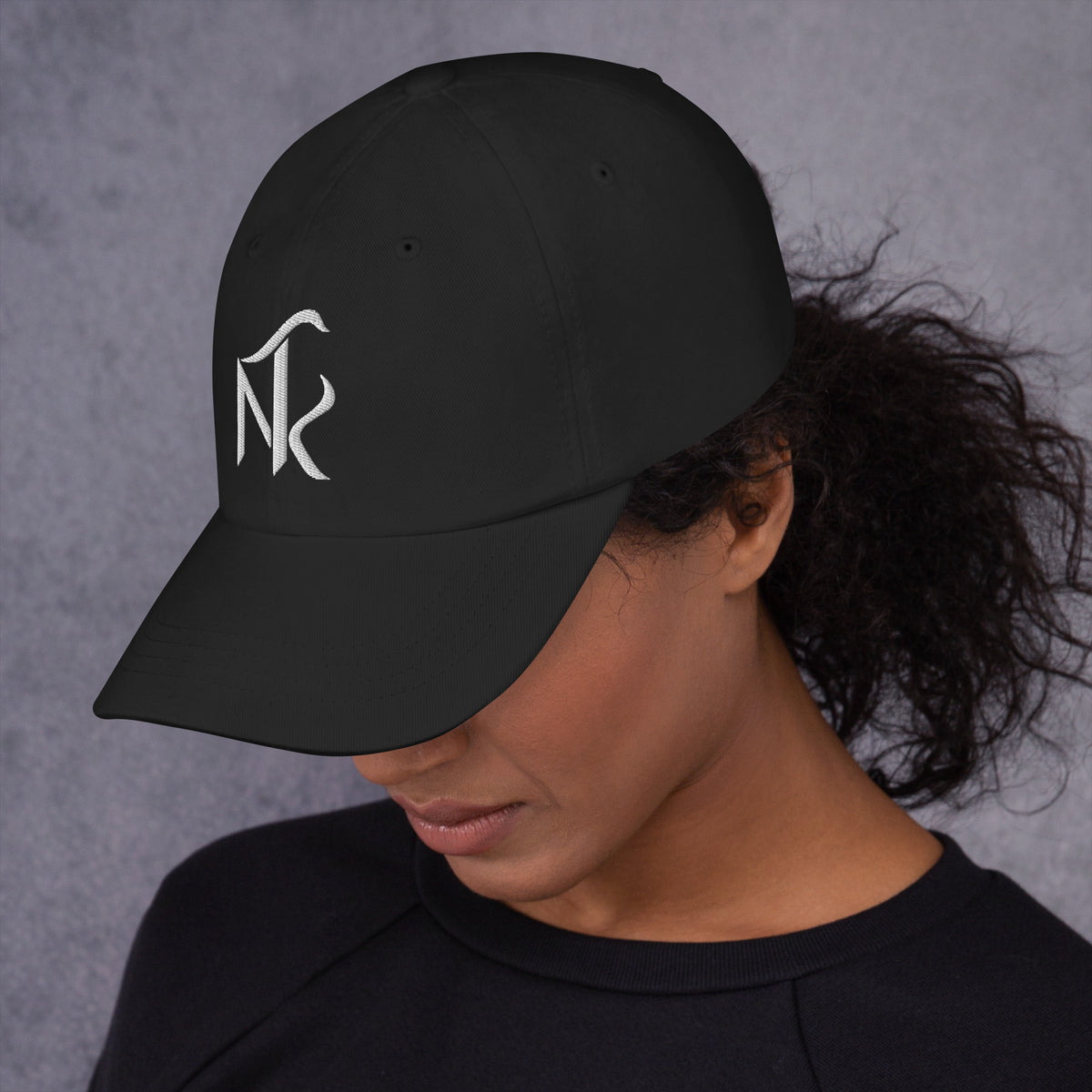 Casquette Signature NIF RAJALA noire – côté gauche