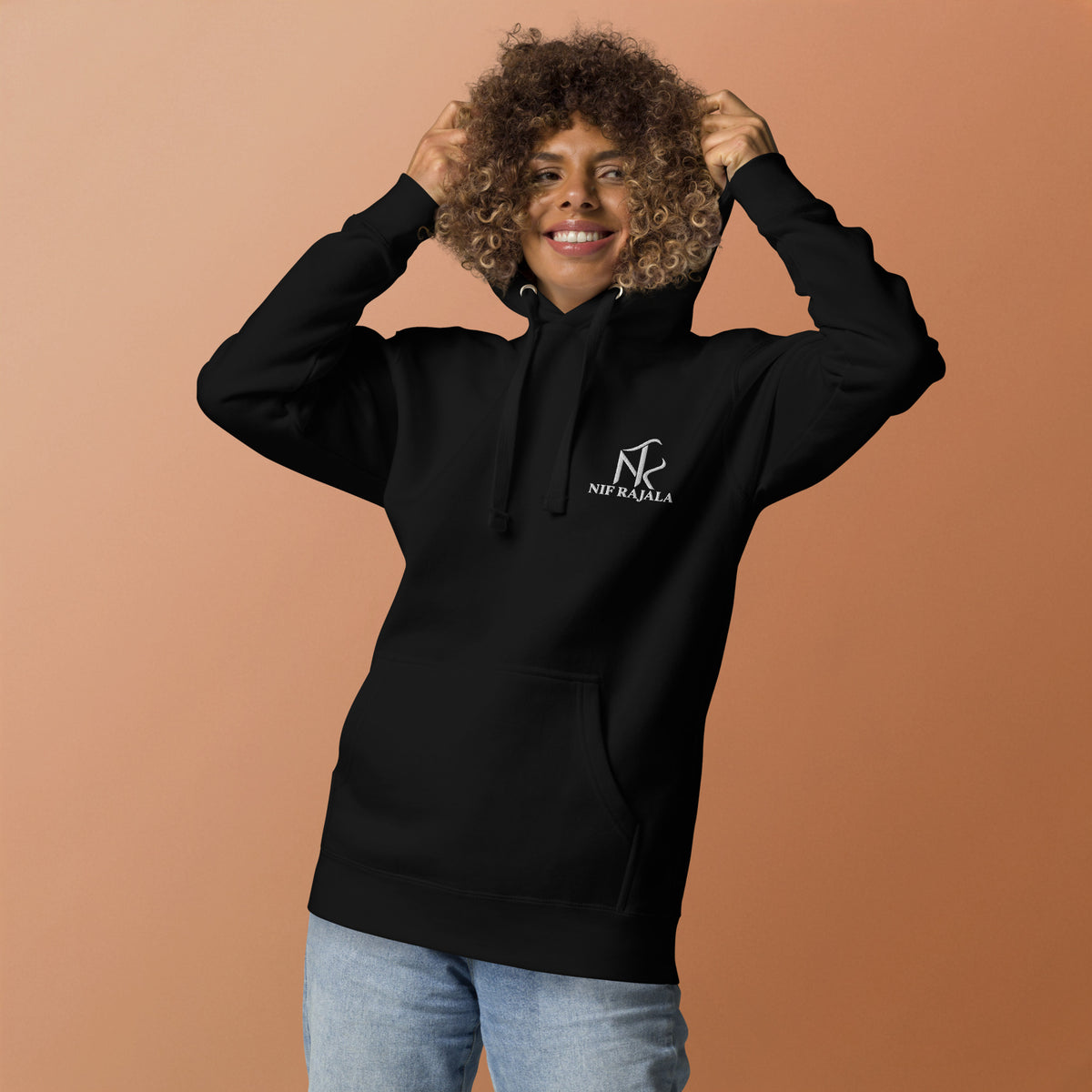 Hoodie Signature NIF RAJALA noir – vue de face