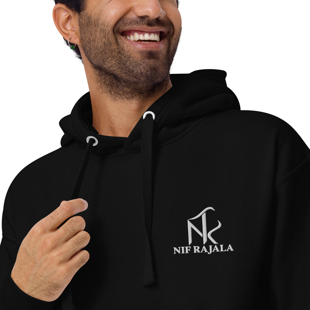 Hoodie Signature NIF RAJALA noir – gros plan